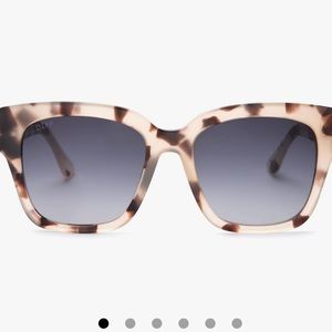 NWOT Diff Eyewear Bella ll Sunglasses Cream Tortoise Grey Gradient